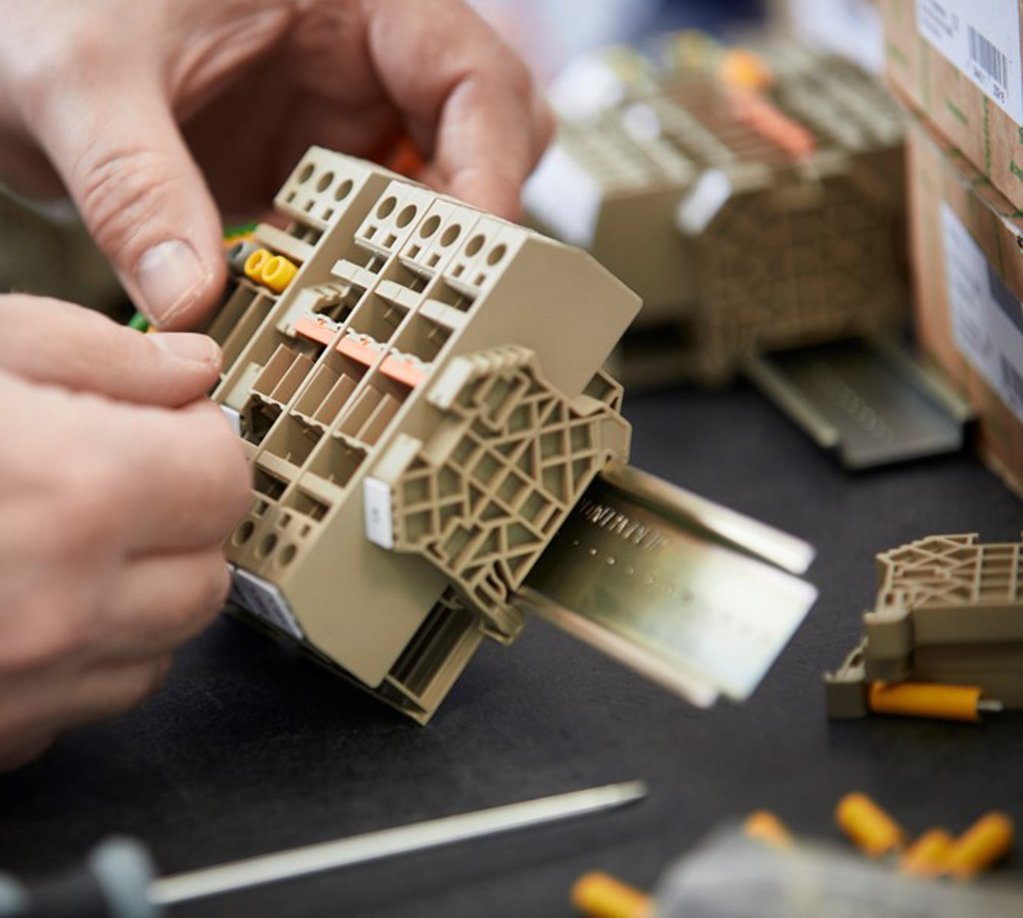 Produkte von Conta-Clip in Eplan