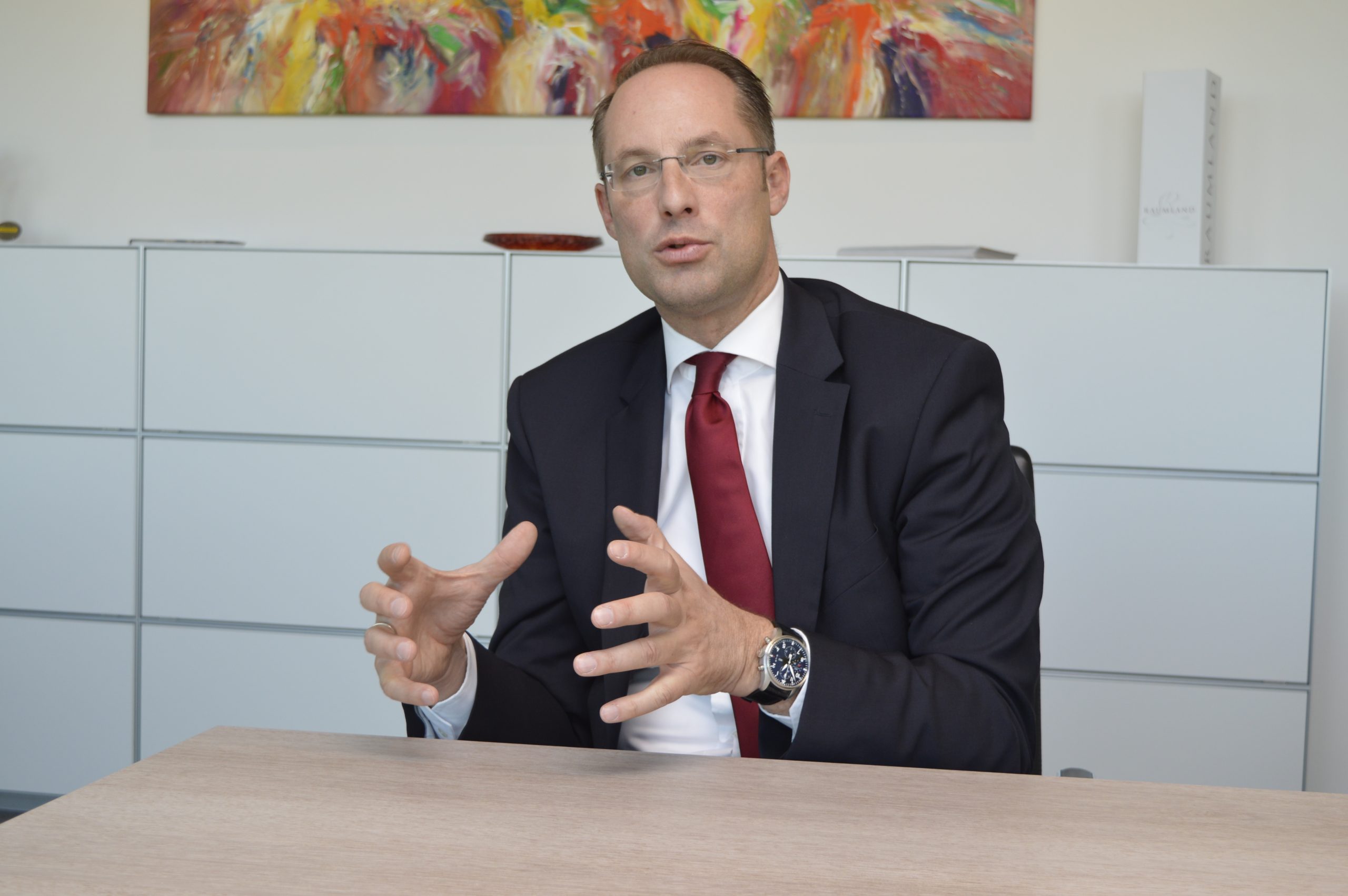 "Asien adaptiert Industrie 4.0 und IoT am schnellsten" 9 „Asien adaptiert
Industrie 4.0 und IoT am schnellsten“