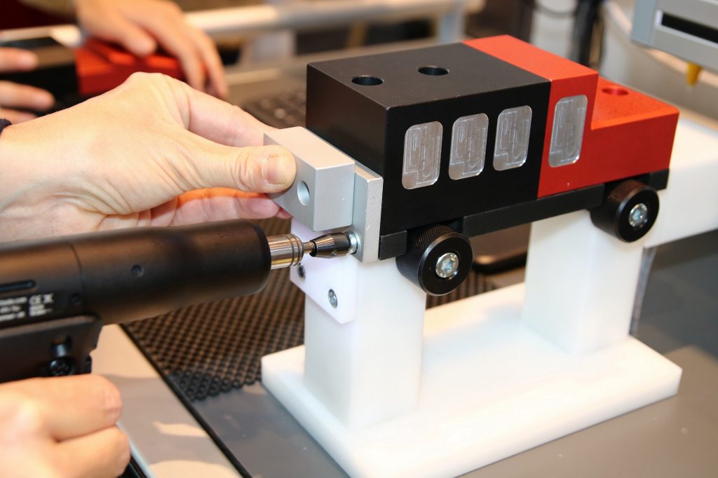 Durch intelligente und schnelle Datenverarbeitung flexibel und produktiv ab Losgr&ouml;&szlig;e eins zu sein, ist das Ziel vieler Anwender in der Industrie und Leitgedanke von Industrie 4.0. Auf der Digital Factory im April stellt der Montagespezialist Desoutter dazu L&ouml;sungen vor.