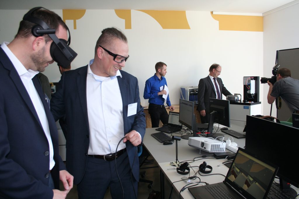 Lenze-Gruppe eröffnet Innovationslabor in Bremen 1 Dock One