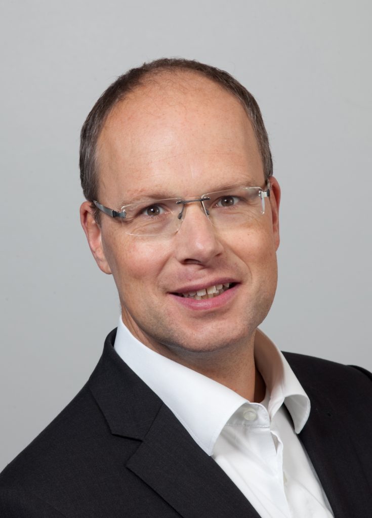 Siemens stellt Sparte 'Mechanische Antriebe' neu auf 1 CEO der Siemens-Division Process Industries and Drives
CEO of the Siemens Process Industries and Drives Division