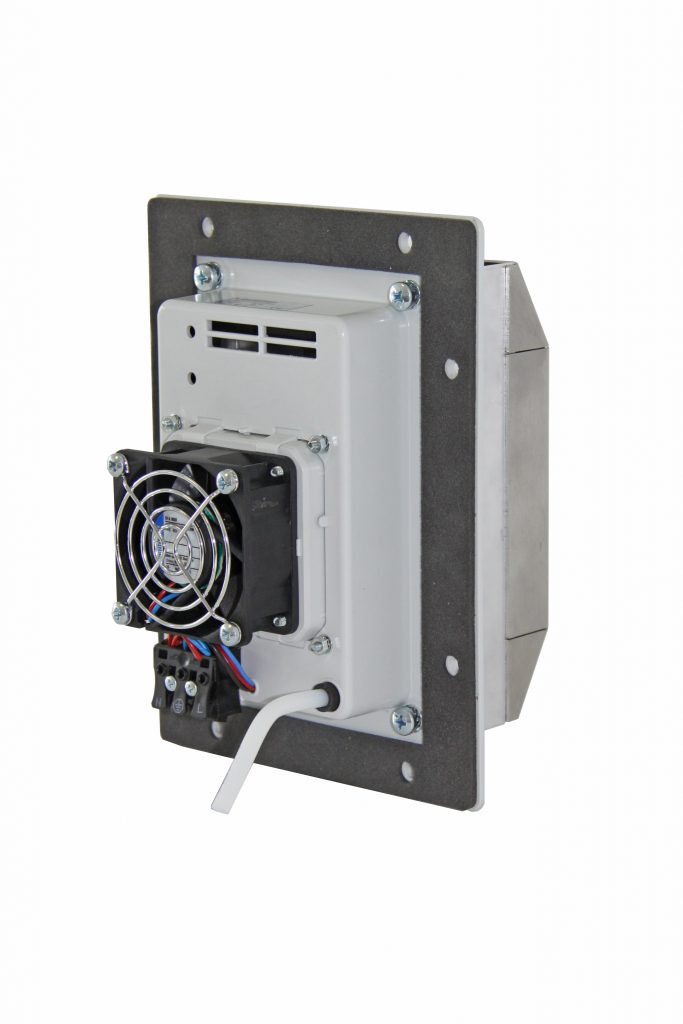 Den Druck rausnehmen 3 Die Entfeuchtungsgeräte der PSE 30-Serie halten die Luft im Schaltschrank trocken. Per Schlauch wird das Kondensat aus dem dichten Gerät sicher nach außen abgeleitet.