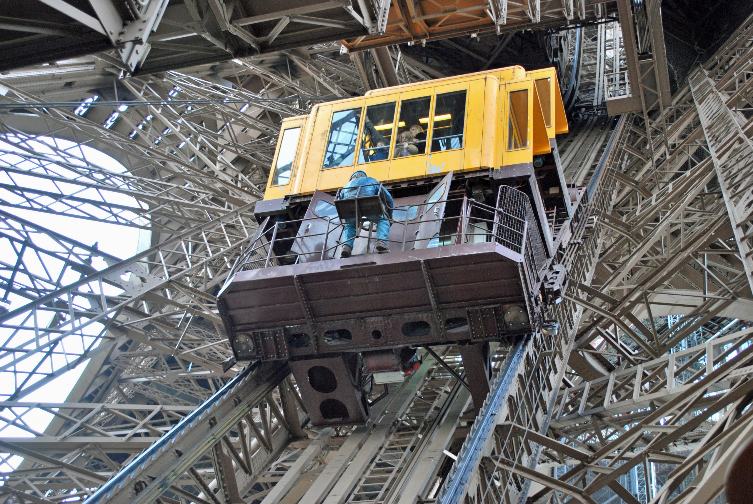 Der Eiffelturm als Leuchtturmprojekt