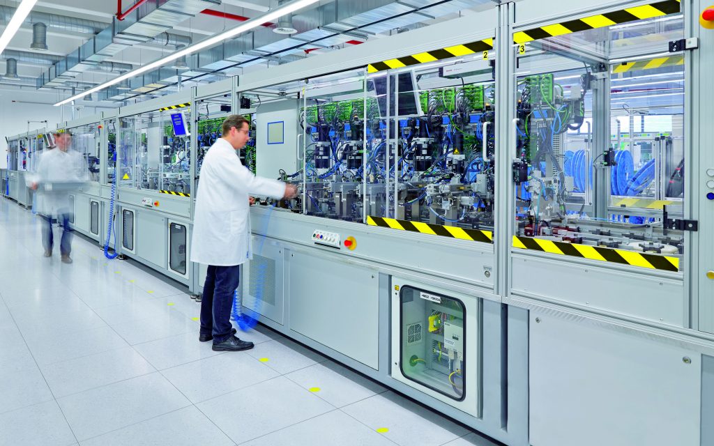 Produktdaten und Prozesse ganzheitlich sowie unternehmensweit verwalten und steuern 1 Eplan Bild 2