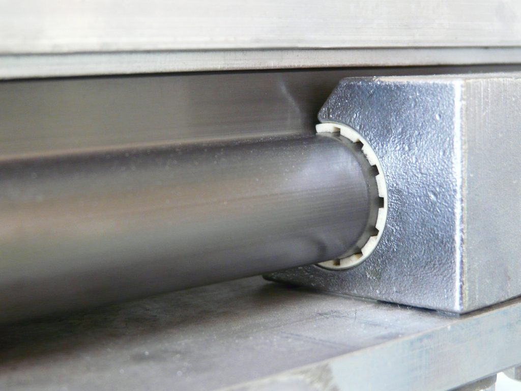 Lang lebe der Rotor! 1 Bild 5: An diversen Achsen sind igus Gleitlager installiert. Geringes Gewicht, wartungs- und schmiermittelfreier Betrieb und Unempfindlichkeit gegenüber Korrosion sind hier wesentliche Vorteile.