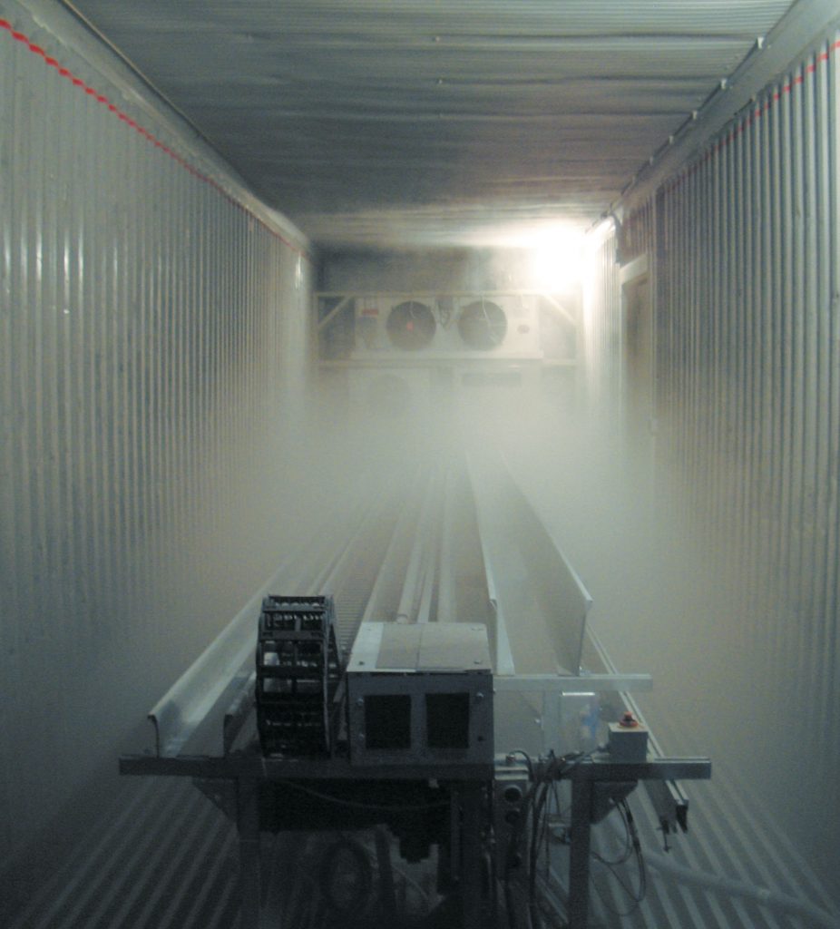 Auf Nummer sicher gehen 3 In der Kältekammer bei Igus können Leitungen bei Temperaturen von -40 °C bis +60 °C getestet werden.