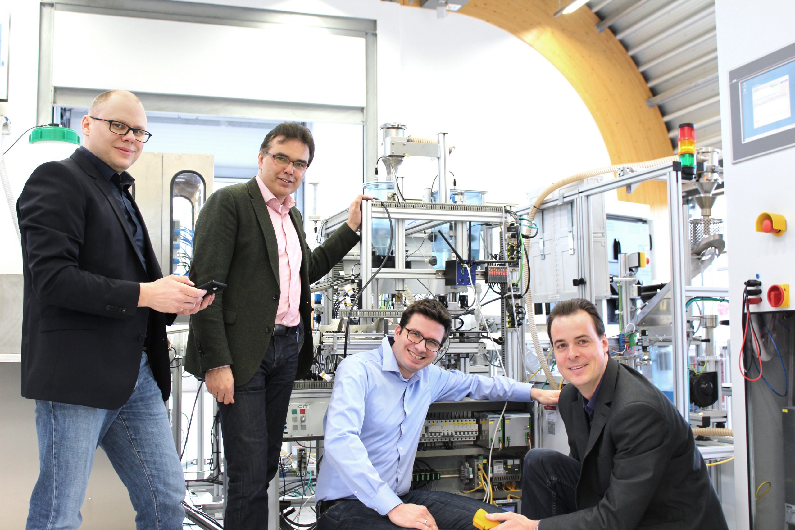 Grundlagenforschung für digitale Infrastruktur 2 Grundlagenforschung
für digitale Infrastruktur