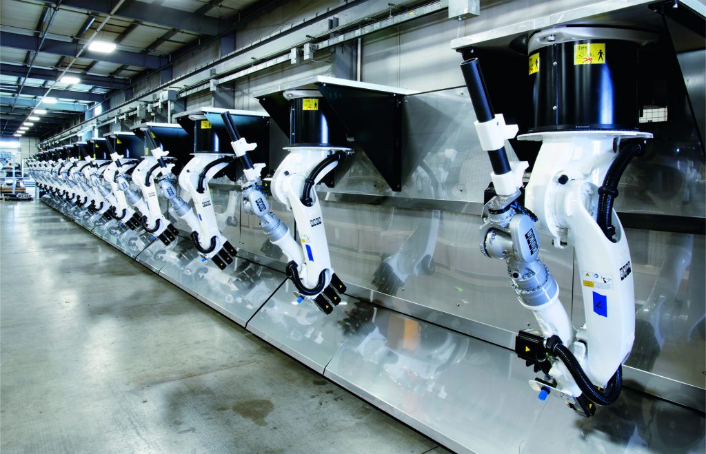 One Cable Automation 1 RoboPogo, ein Teile-Haltesystem mit
mehreren Gelenkrobotern für die Prüfung großer Bauteile für die Luft- und Raumfahrtindustrie, ist eine Neuentwicklung der Genesis Systems Group.