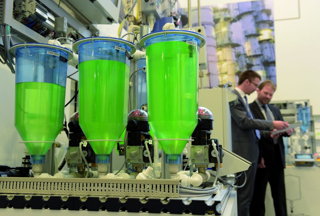 Cloud Connectivity im Fokus 1 HANNOVER MESSE 2016 25. 29. April