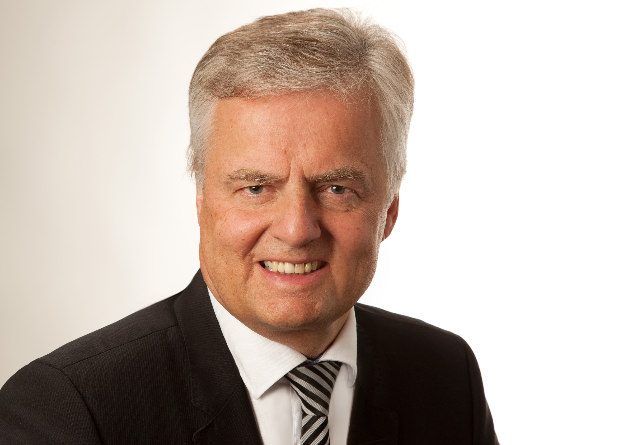 "Patente geben ein scharfes Schwert" 4 „Patente geben
ein scharfes Schwert“