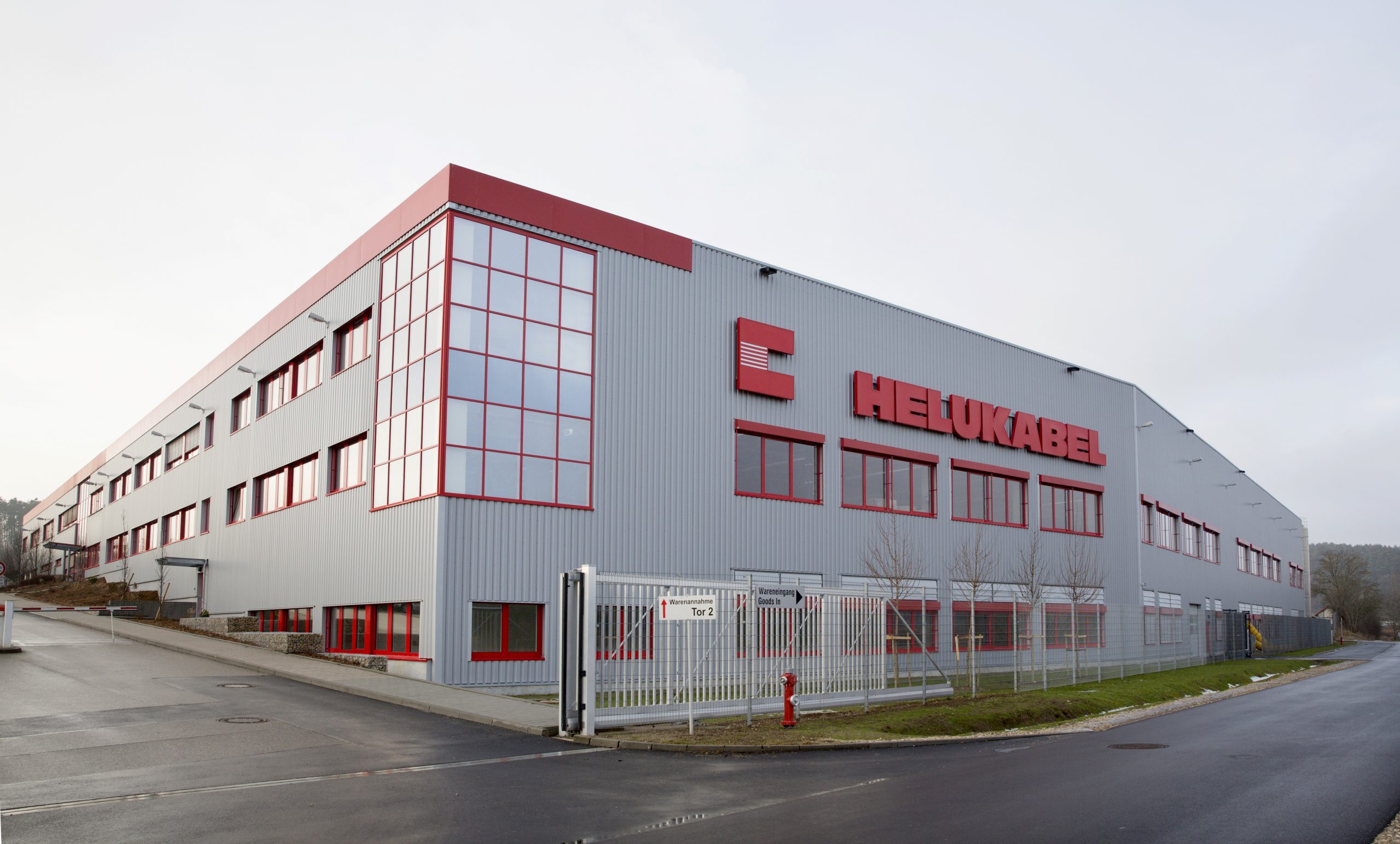 Helukabel nimmt Werksneubau in Betrieb 2 Helukabel nimmt
Werksneubau in Betrieb