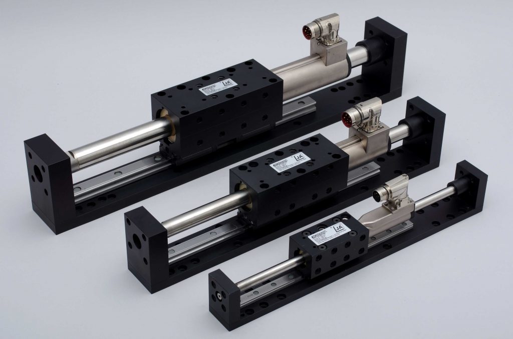 Wartungsfreie Langhubachsen mit großer Reichweite 1 Jung 0318 2