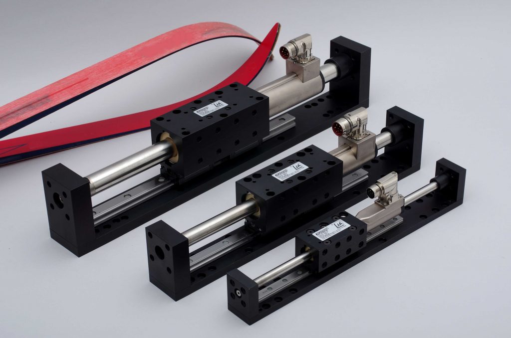 Wartungsfreie Langhubachsen mit großer Reichweite 2 Jung 0318 3