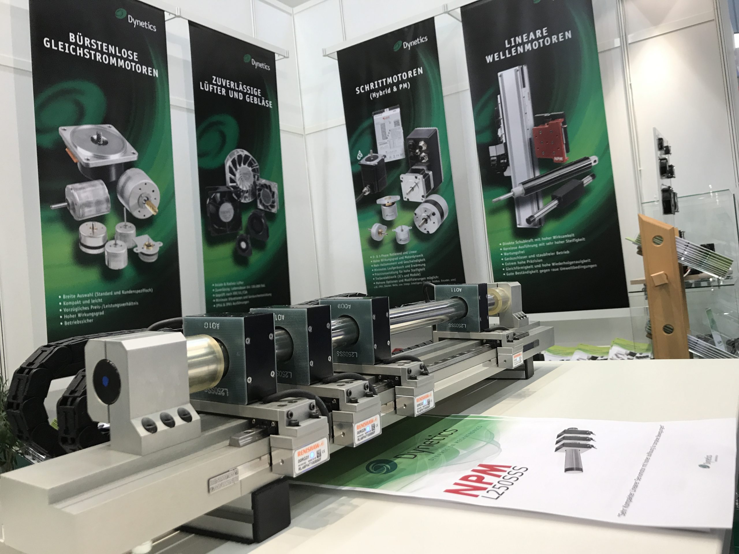 Linearer Servomotor mit hoher Schubkraft für enge Bauräume 8 Linearer Servomotor mit hoher Schubkraft
für enge Bauräume