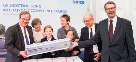 Lenze legt Grundstein für neuen Campus