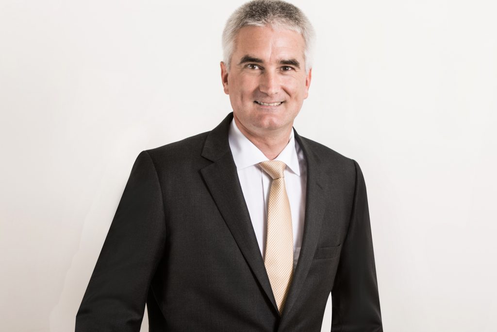 Ethernet & Vision 2 Mit der Ethercat Erweiterung auf GBit-Ethernet...ergeben sich völlig neue Möglichkeiten der Bildverarbeitung, die über das bisher mit GigE-Systemen verfügbare Spektrum weit hinausgehen.Martin Rostan, Ethercat Technology Group