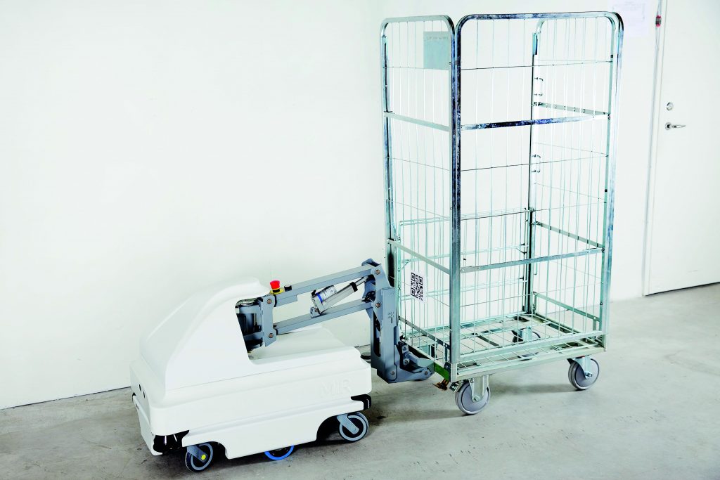 Multifunktionsfähiges Transport- und Ziehsystem 1 MiR100 Hook w trolley 04