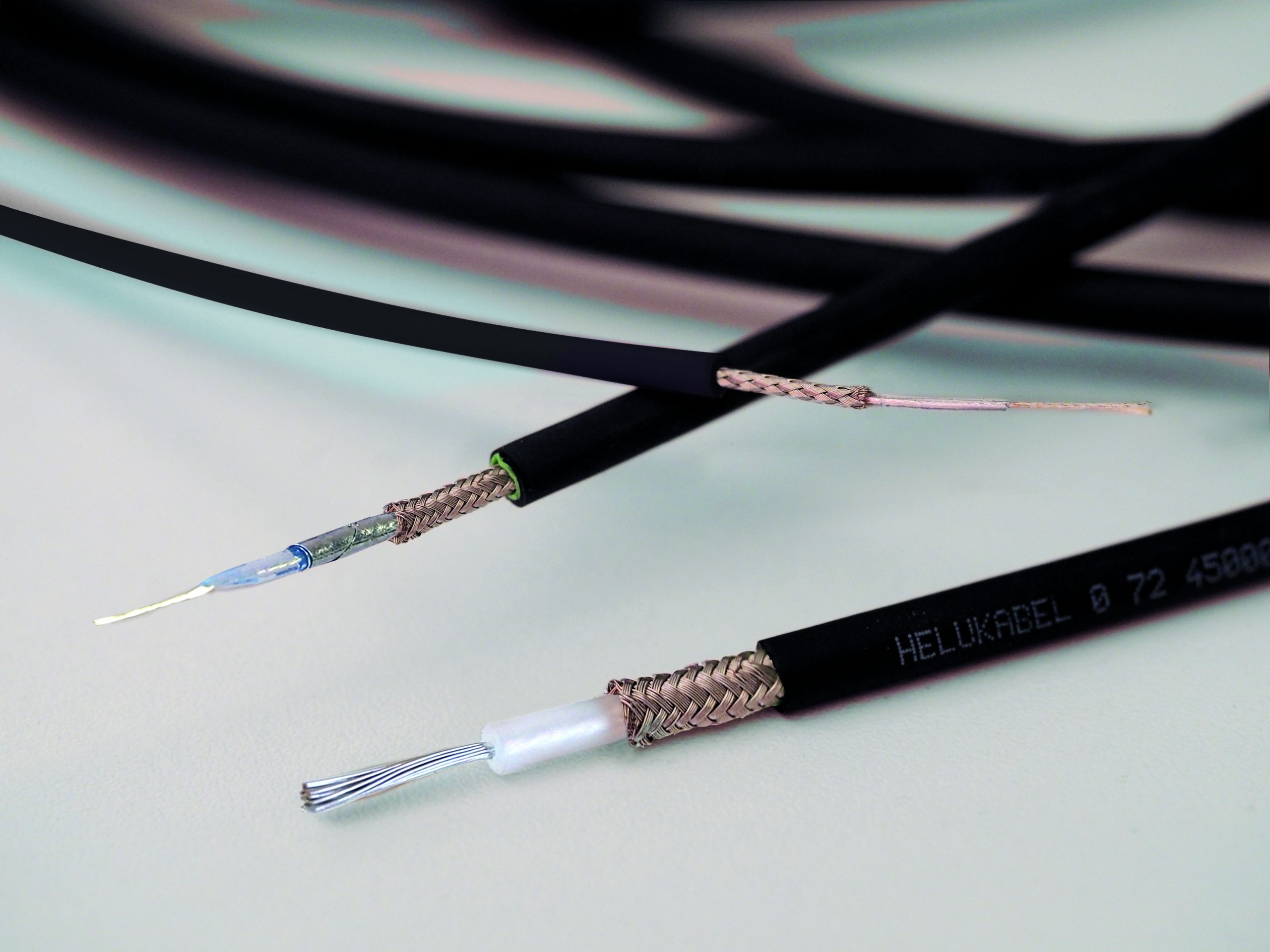 Neue Koaxialkabel für den Einsatz in Schleppketten