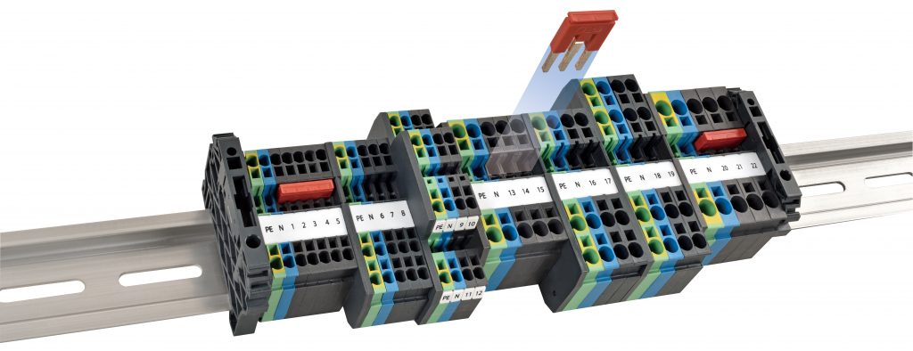 Fabrikautomatisierungsprodukte auf Basis einer gemeinsamen Konstruktionsplattform 5 OMRPR015a