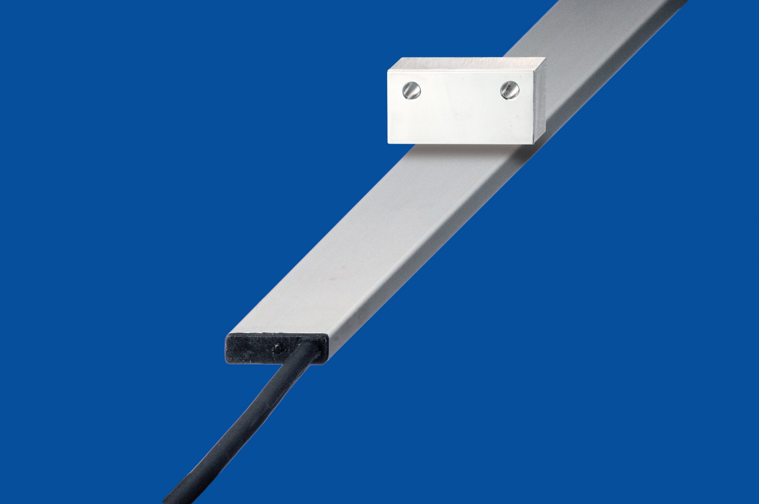 Flacher berührungsloser Positionssensor