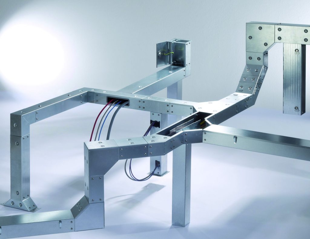 Kanalbaugruppen für die Automatisierungstechnik einfach planen 2 Aus den easyRoute 4.0-Daten realisiert PFLITSCH termingerecht den geplanten Kanalverlauf in Form von vormontierten, handlichen Baugruppen, die sich einfach in der Anlagenumgebung montieren lassen.