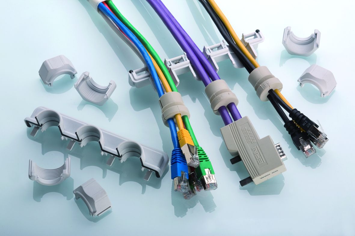 Kabelverschraubungen für die zuverlässige Kabeleinführung in Schaltschränke