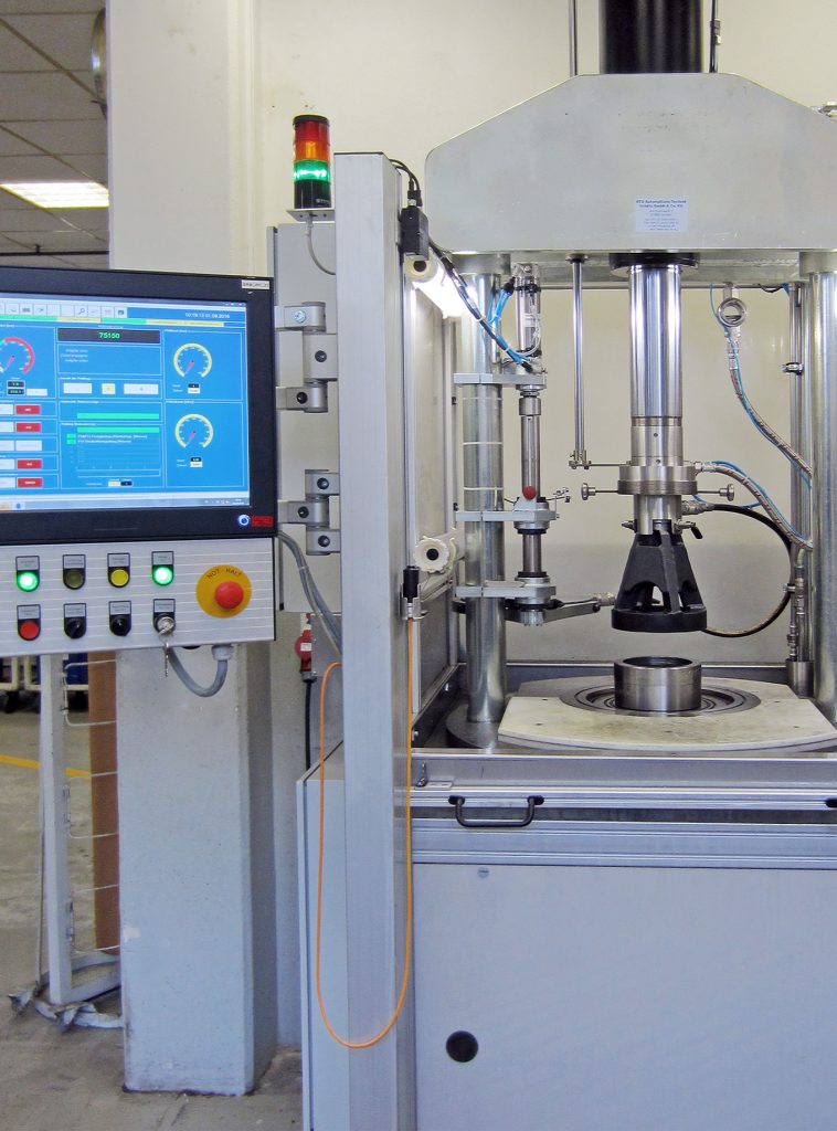 Dem Druck Stand halten 1 Nach gründlicher Recherche hat sich ATG Automations-Technik Gröditz für das Automatisierungssystem PSS 4000 von Pilz entschieden: Nur dieses kann die komplexen Anforderungen an die Sicherheit ihrer Prüfstände gewährleisten.