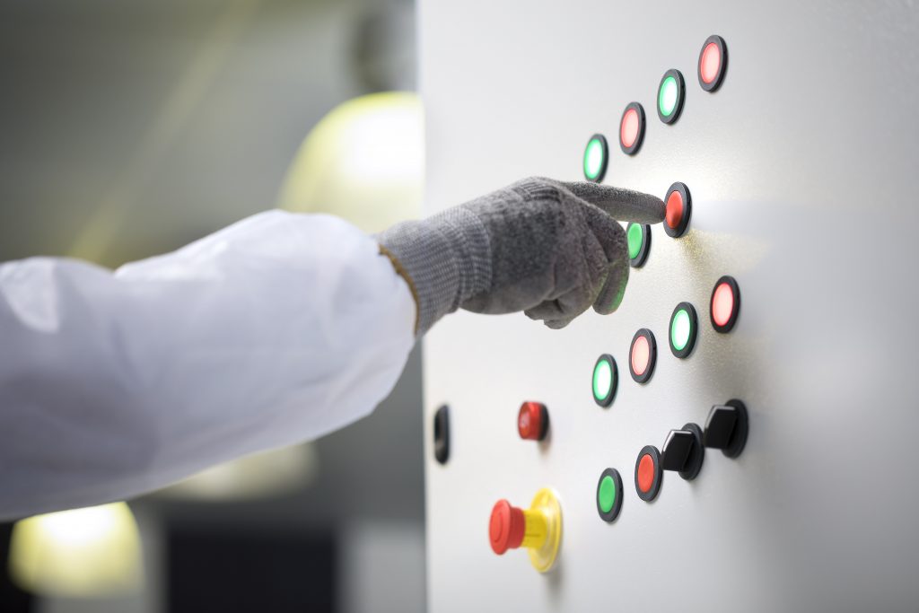 Einbaudrucktasten für modernes Schaltschrankdesign 1 RS716 Schneider Harmony KV 04