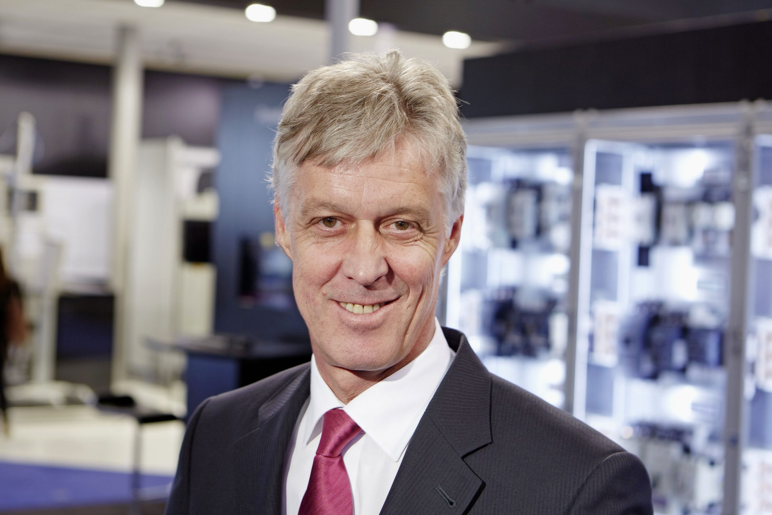 Digitale Gerätedaten als Schmierstoff für Industrie 4.0 6 Digitale Gerätedaten als Schmierstoff für Industrie 4.0