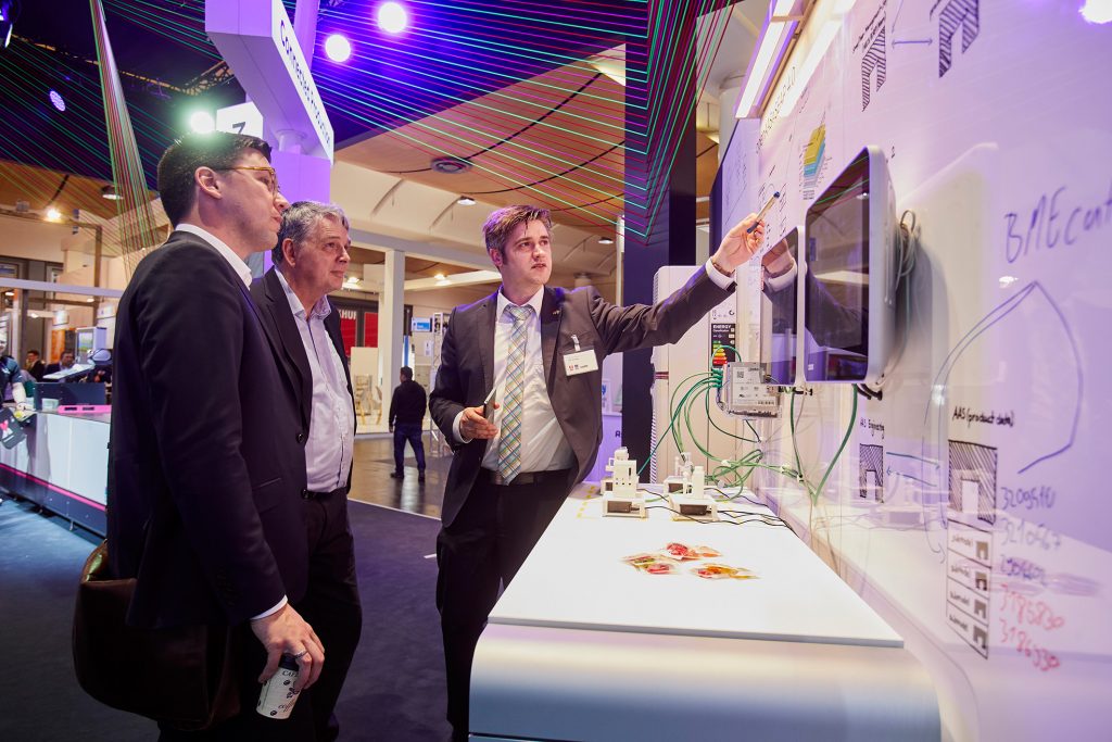 "Wer nichts tut, wird irgendwann Probleme bekommen" 1 Durchgängige Digitalisierung ist die Basis für eine Industrie-4.0-konforme Fertigung.