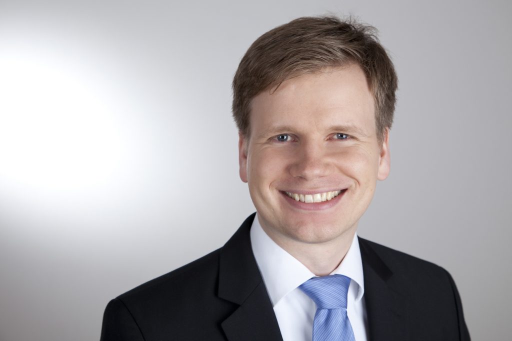 Intelligent gesteuert,
flink verpackt 2 SEW5207 Autor Heiko Fueller