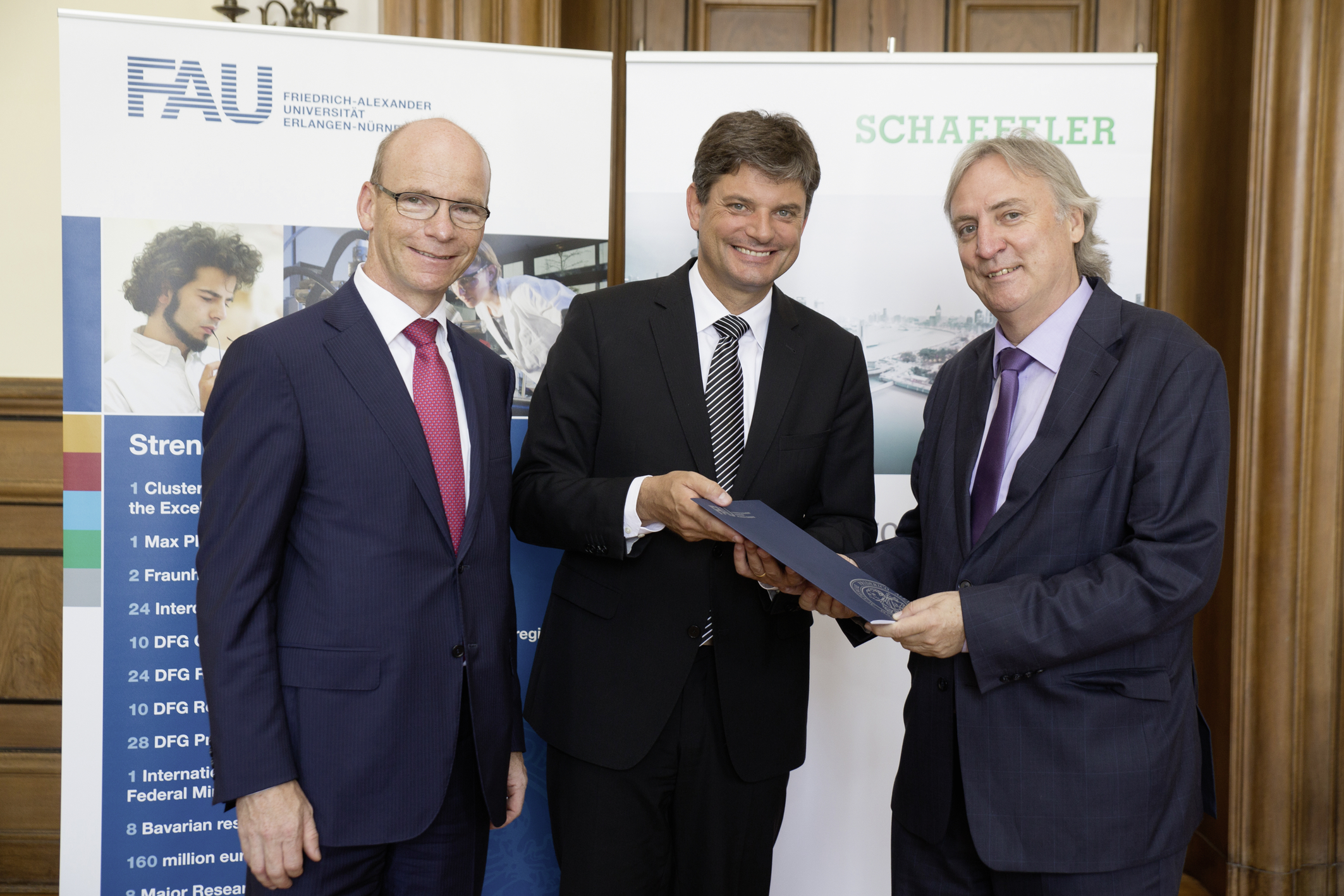 Schaeffler kooperiert mit Universität Erlangen-Nürnberg 3 Schaeffler kooperiert mit
Universität Erlangen-Nürnberg