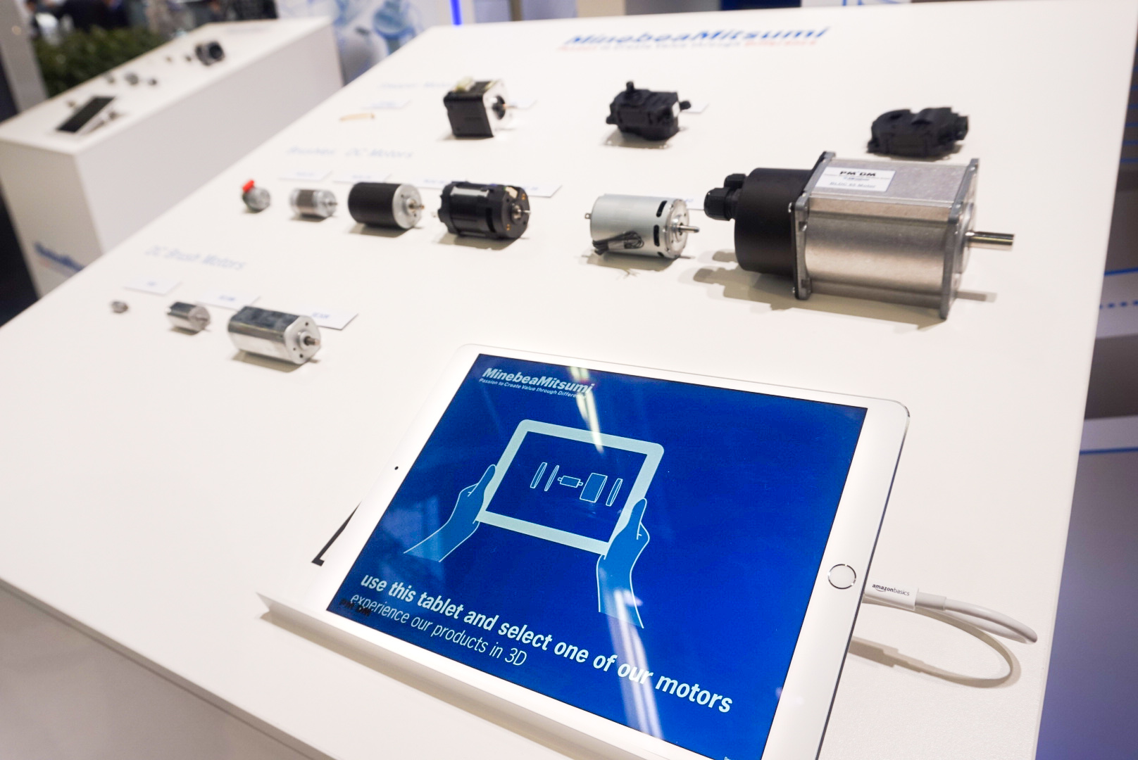 Mit Tablets in Motoren schauen