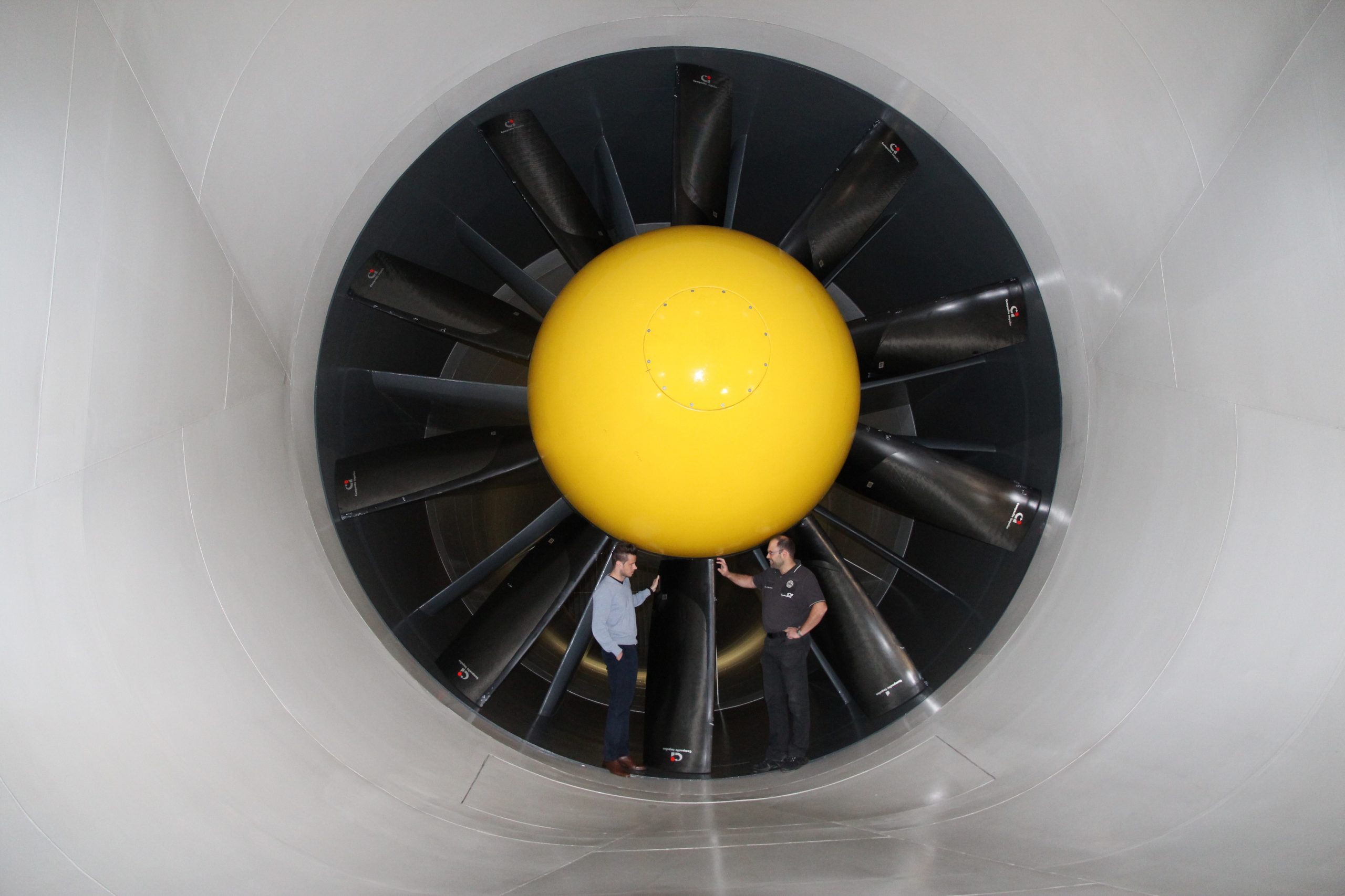 Wirbelsturm im Windkanal 9 Wirbelsturm
im Windkanal