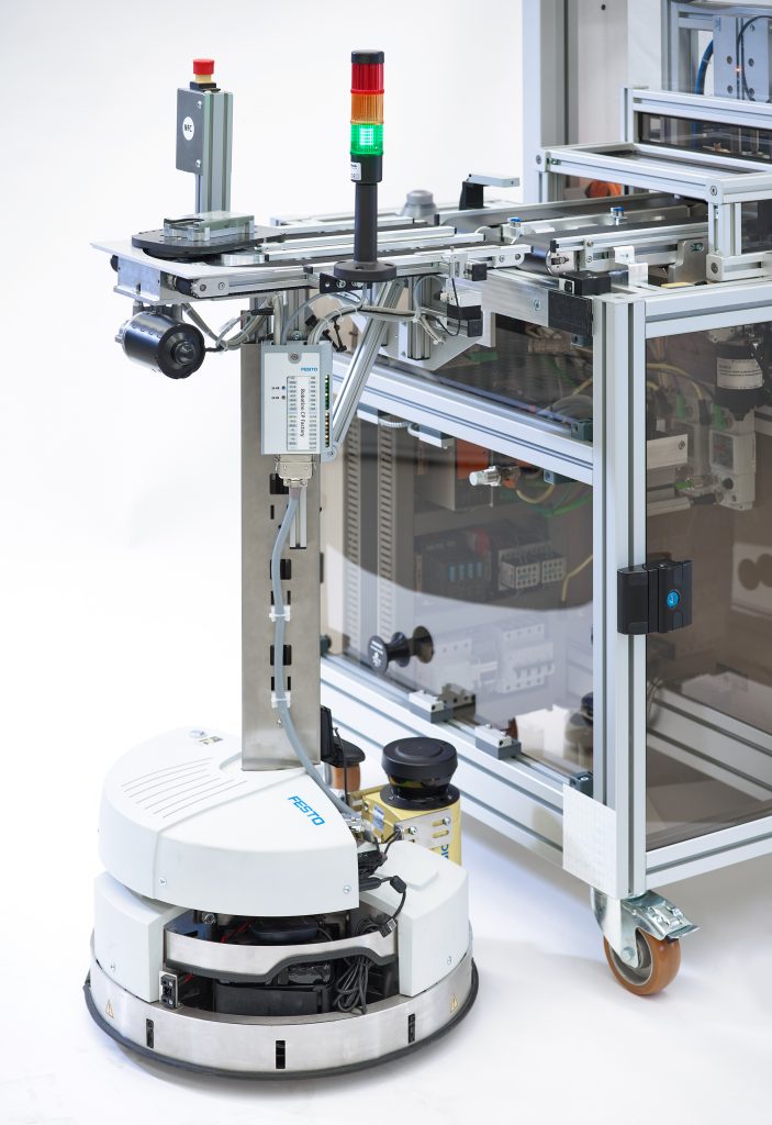 Modulare Maschinenverbünde in Echtzeit bewerten 5 SmartFactory Feb2017 FahrerlosesTransportsystem