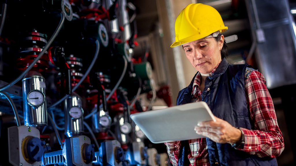 Normgerechter Ex-i-Nachweis nach EN60079-14 1 Stationary engeneer at work