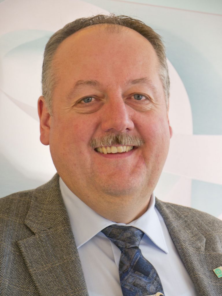 Strahlenschutz 3 „Die Gehäuselänge der Geräte entspricht eins zu eins der Schutzfeldhöhe. Ohne diese Eigenschaft hätte man die Lichtgitter hier nicht einsetzen können.“
Uwe Binder, Löffelhardt