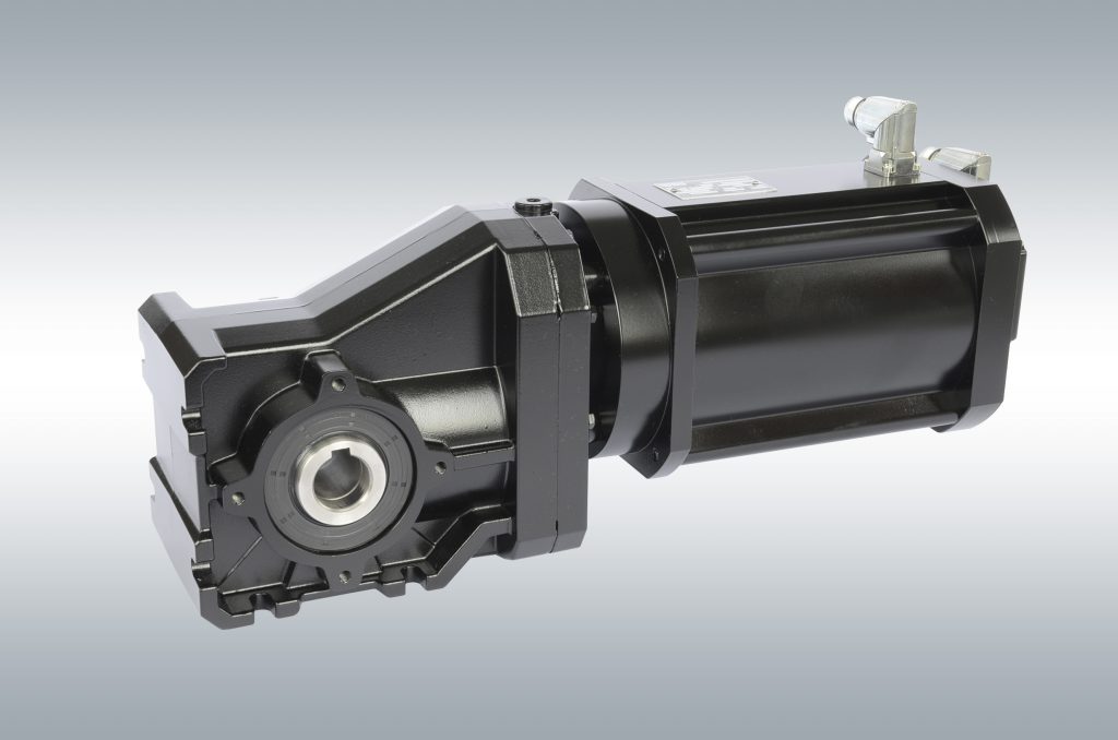 Kombination nach Maß 1 WEG hat einen Komplettantrieb auf Basis eines Permanentmagnetmotors vorgestellt, inklusive Getriebe der WG20-Reihe und Frequenzumrichter der CFW11-Serie .