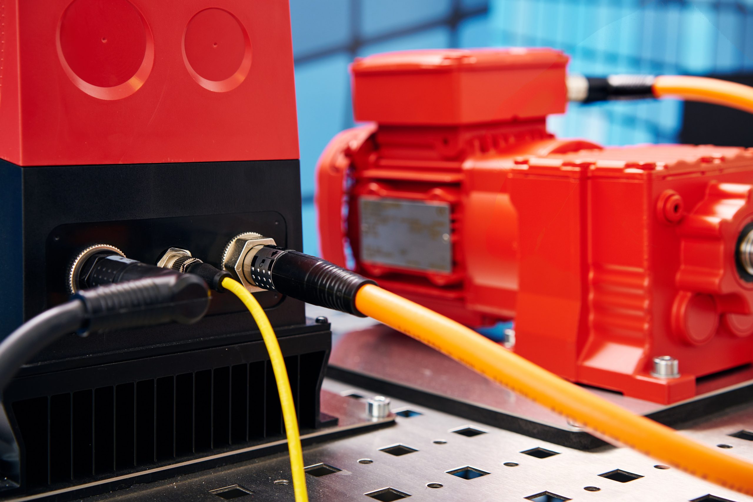 Rundsteckverbinder mit Kunststoff- oder Metallgehäuse