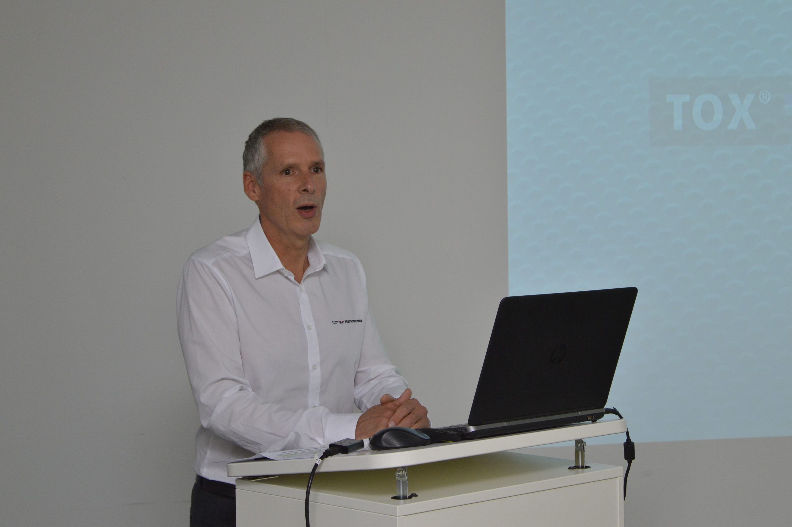 Vom Antriebszylinder zur kundenspezifischen Systemlösung 5 Vom Antriebszylinder zur kundenspezifischen Systemlösung