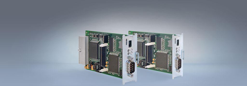 Intelligent verknüpft zu kurzen Entwicklungszeiten 3 Die Motion-Funktionen können direkt im Regler umgesetzt werden - von der
antriebsintegrierten Steuerung b maXX drivePLC bis hin zum Box-PC PCC-04.