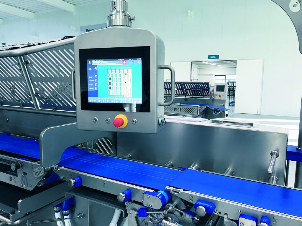 Hamburger auf ganzer Linie 2 Das Multitouch-HMI von Sigmatek sorgt für Überblick und intuitives Bedienen.