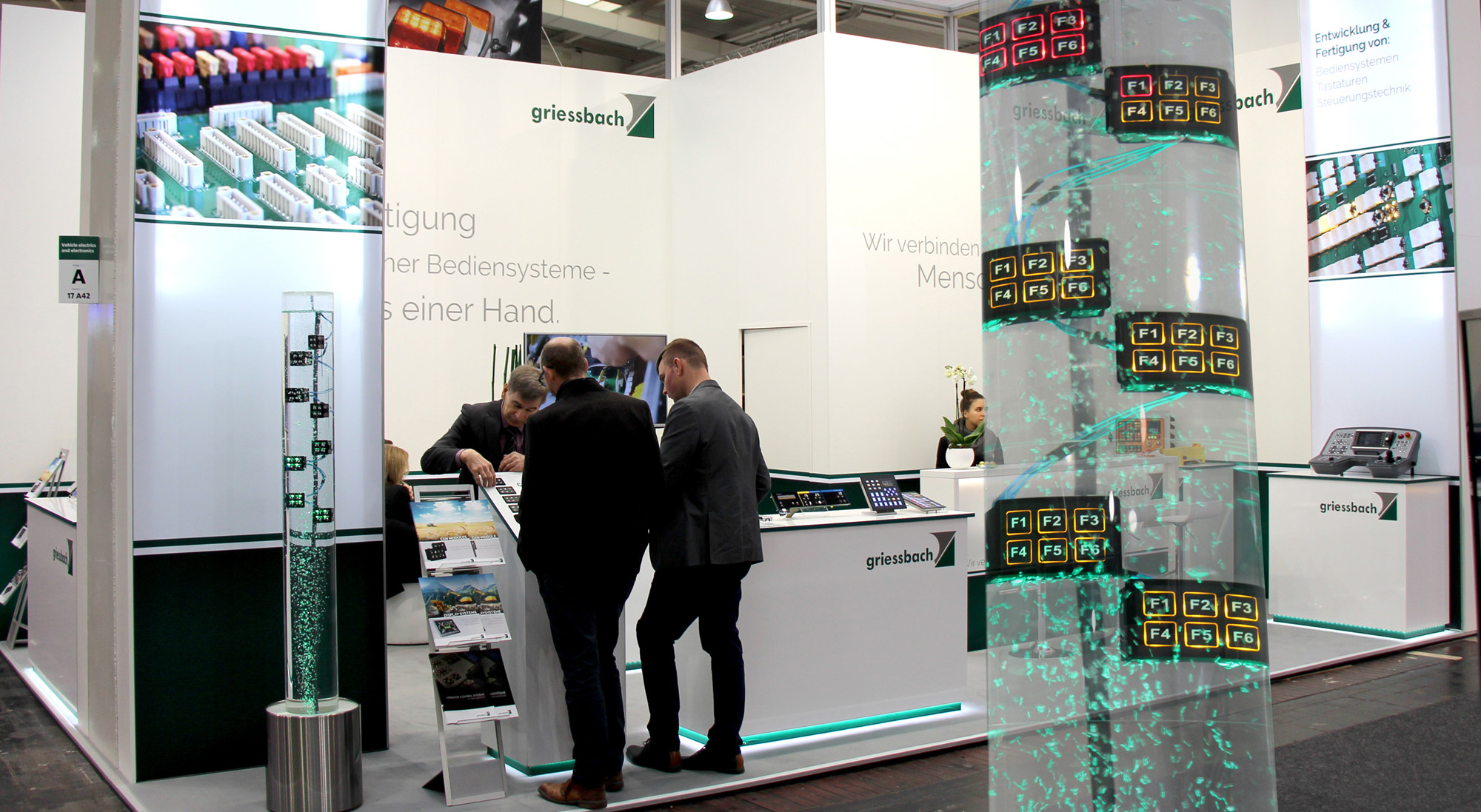 Robuste Bedientechnik mit neuen Safety-Funktionen 3 Robuste Bedientechnik mit neuen Safety-Funktionen