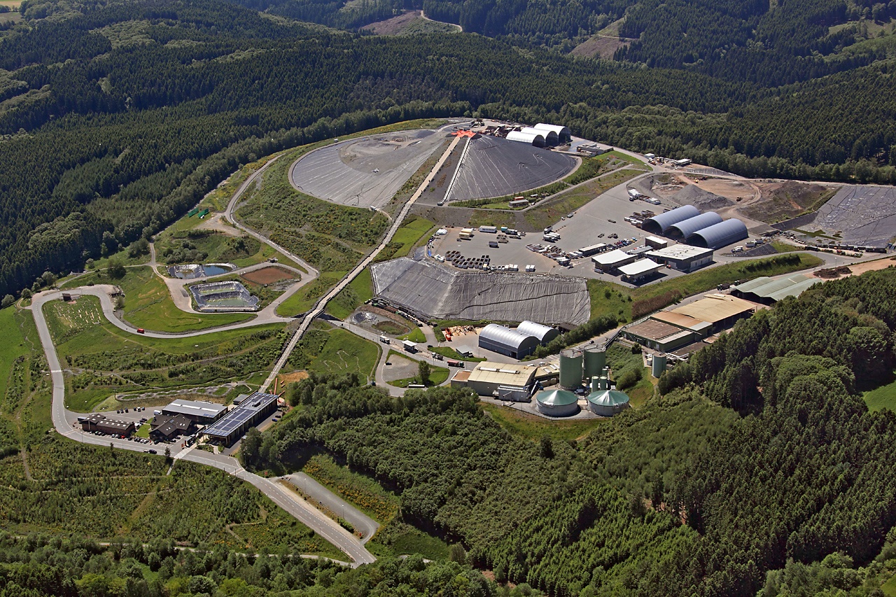 Schneider Electric kooperiert mit Innovationsstandort Metabolon 3 Schneider Electric kooperiert mit
Innovationsstandort Metabolon