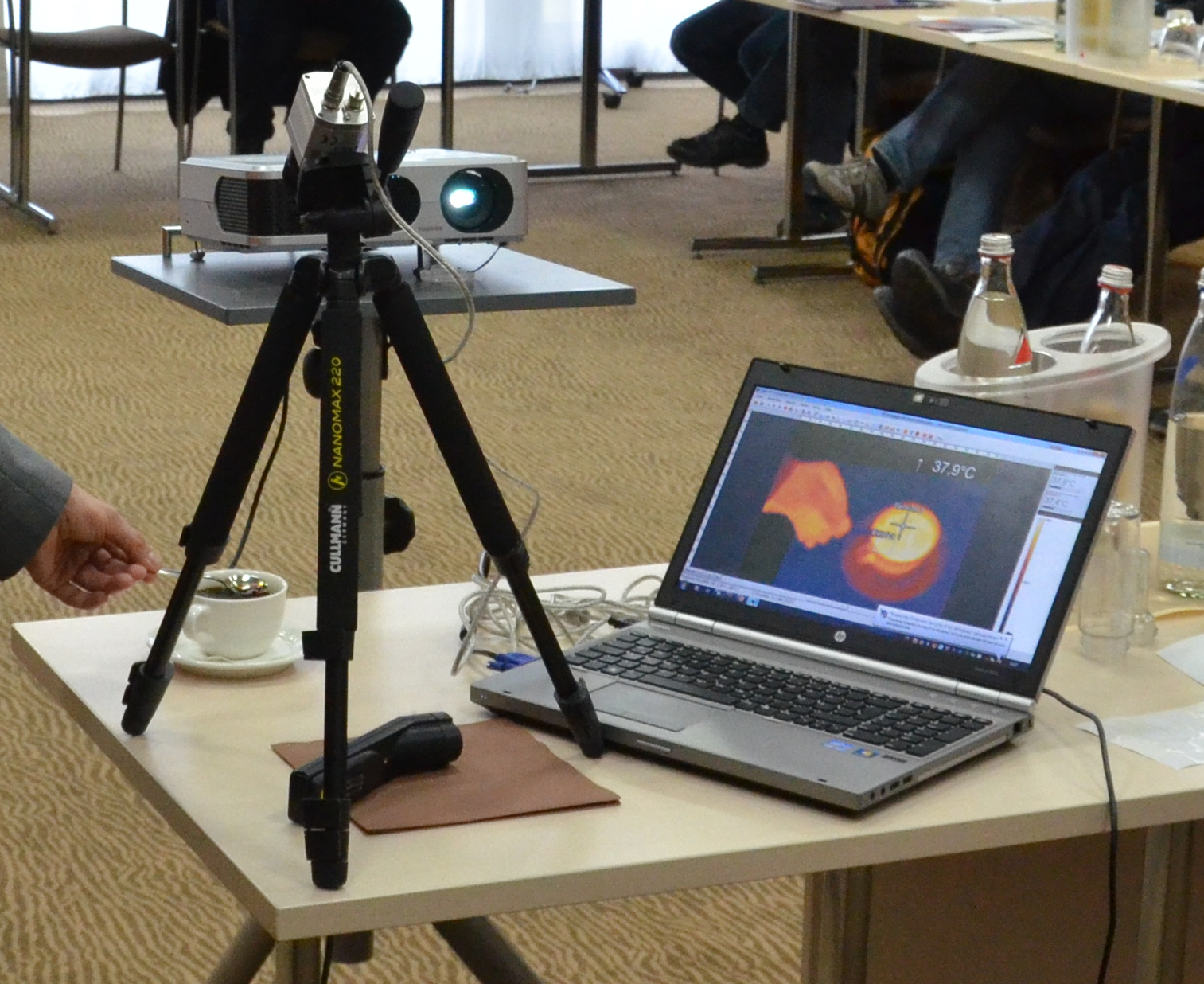 Workshops zur berührungslosen Temperaturmesstechnik 3 Workshops zur berührungslosen Temperaturmesstechnik