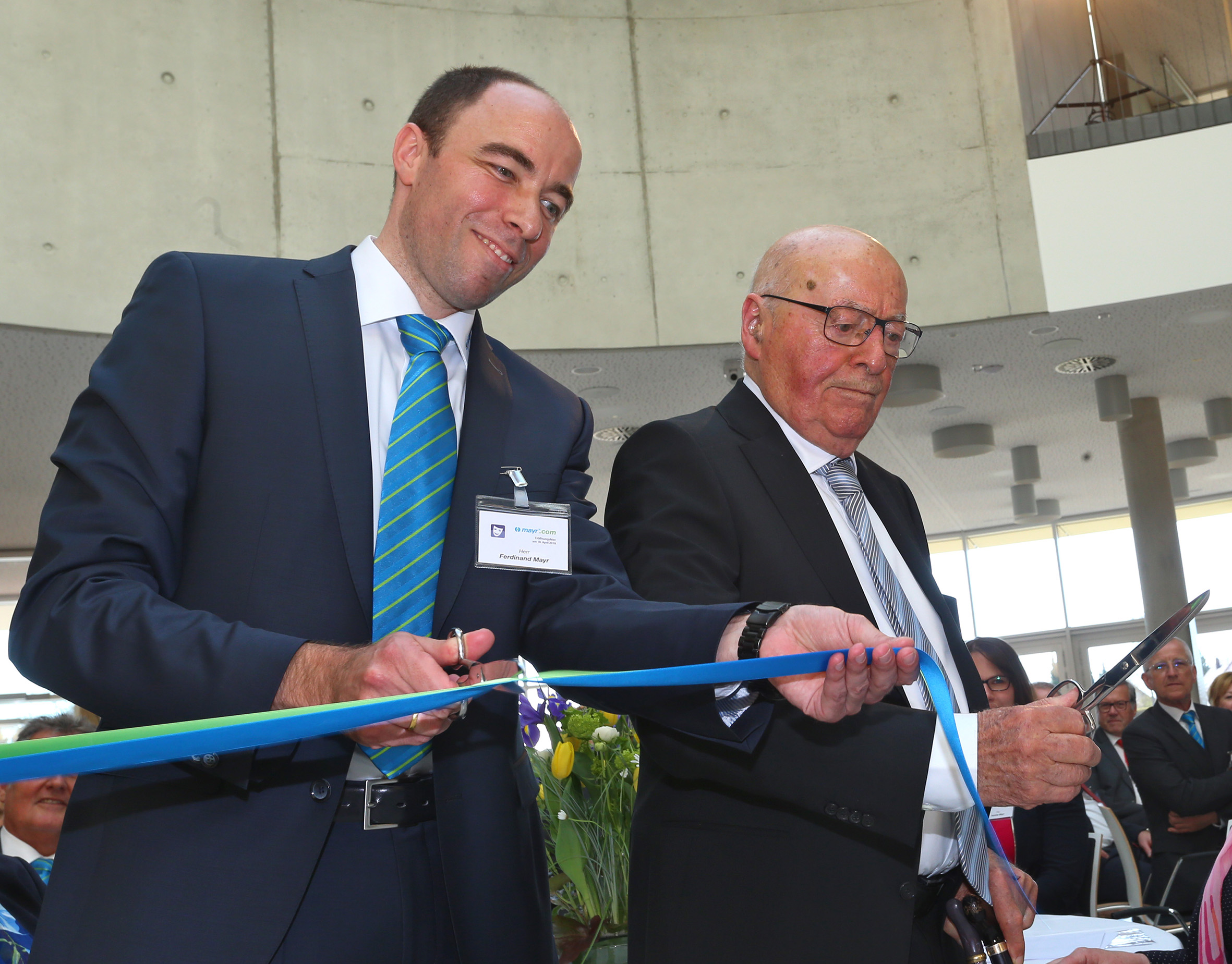 Mayr Antriebstechnik eröffnet neues Kommunikationszentrum