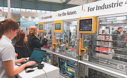 Neuheiten bei Pilz: Sicherheit für alle Dimensionen 11 Neuheiten bei Pilz: Sicherheit für alle Dimensionen