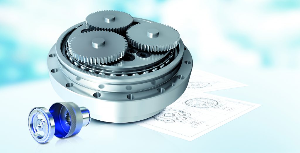 Spielfreie Wellgetriebe für die Robotik 2 Neues Paar für Antriebstechnik und Automation: Zykloid- und Wellgetriebe aus der Nabtesco-Firmengruppe.