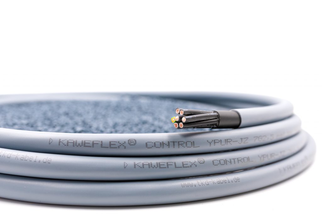 Der richtige Mix macht's 2 Die Kaweflex Control YPUR-Serie von TKD wartet mit
Doppelschichtmantel zur besseren Verarbeitung und
mit integrierter Verschleißanzeige auf.