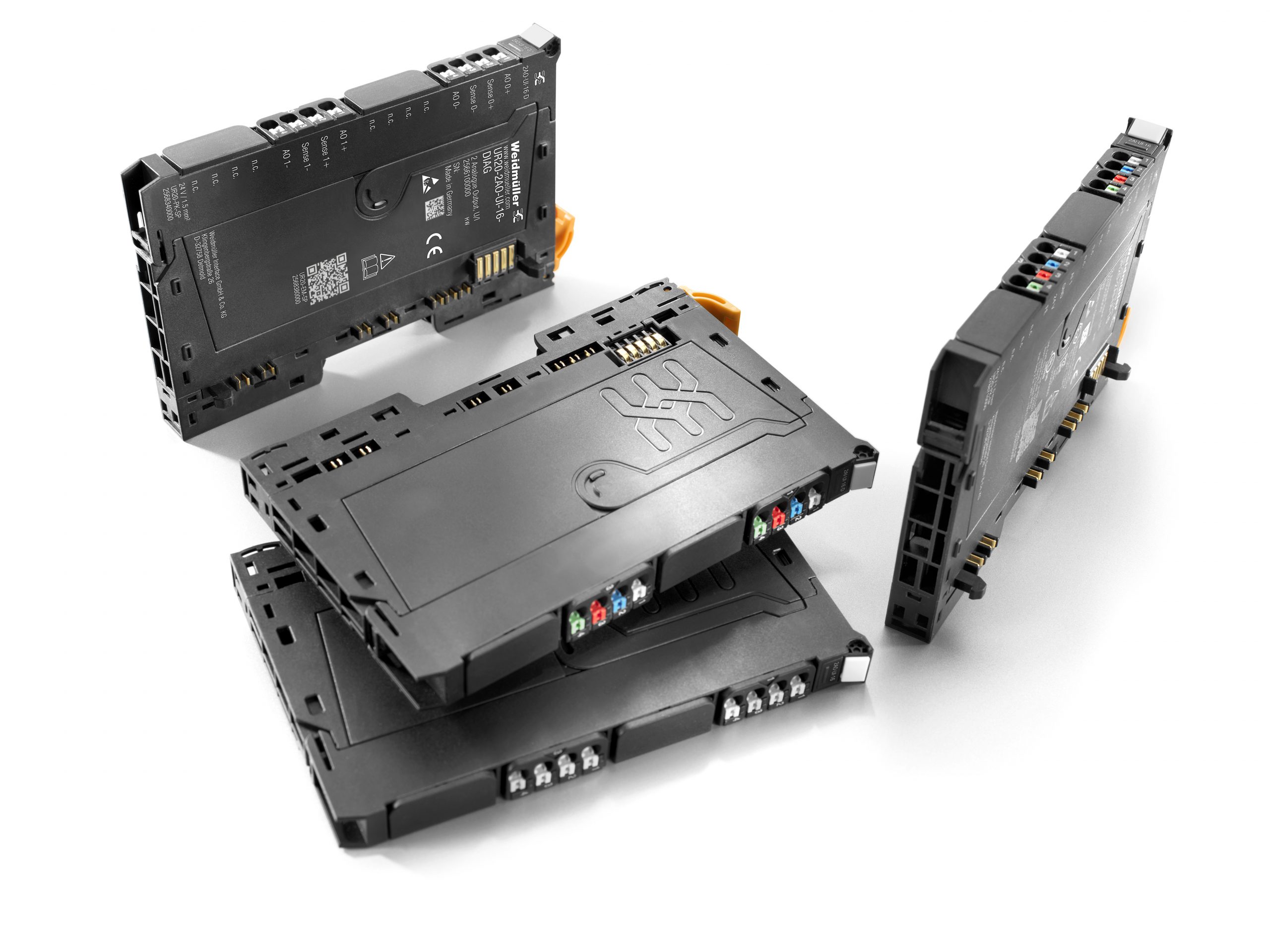 I/O-Familie um zweikanalige, analoge Module erweitert 8 I/O-Familie um zweikanalige, analoge Module erweitert